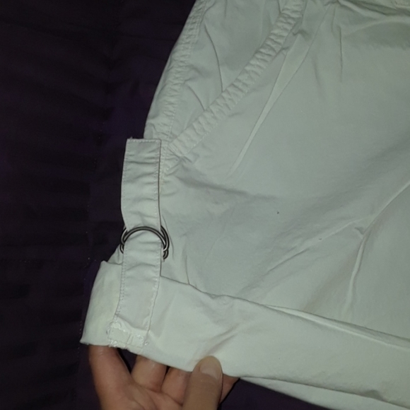 NWOT size 8 White shorts by H&M Flat front - Picture 2 of 8